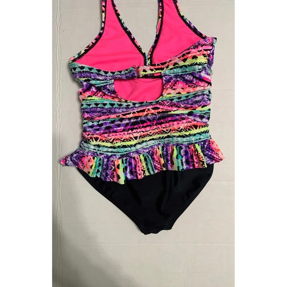 Wonder Nation One Piece Swimsuit. Size M 7-8.